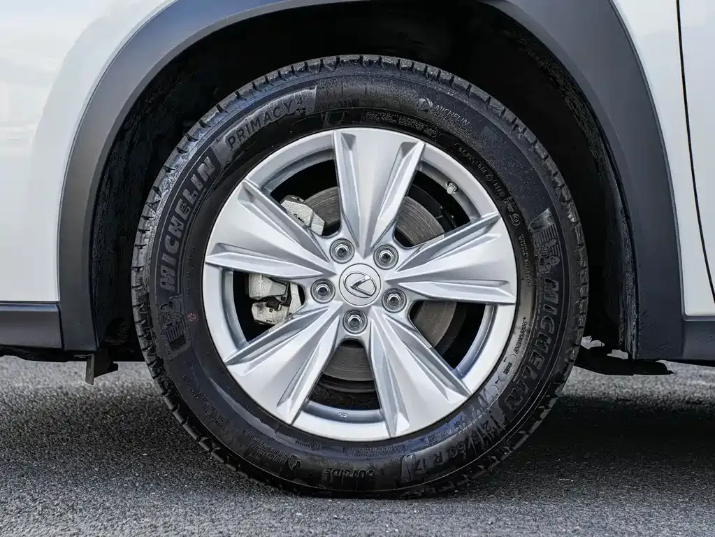 Lexus UX — фото 8