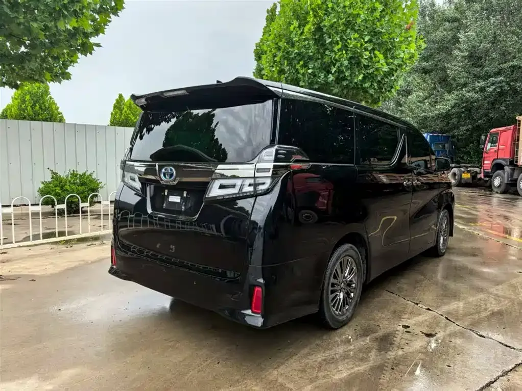 Toyota Vellfire — фото 6