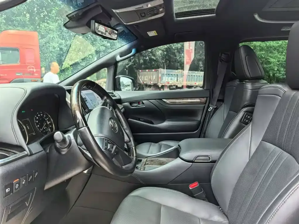Toyota Vellfire — фото 7