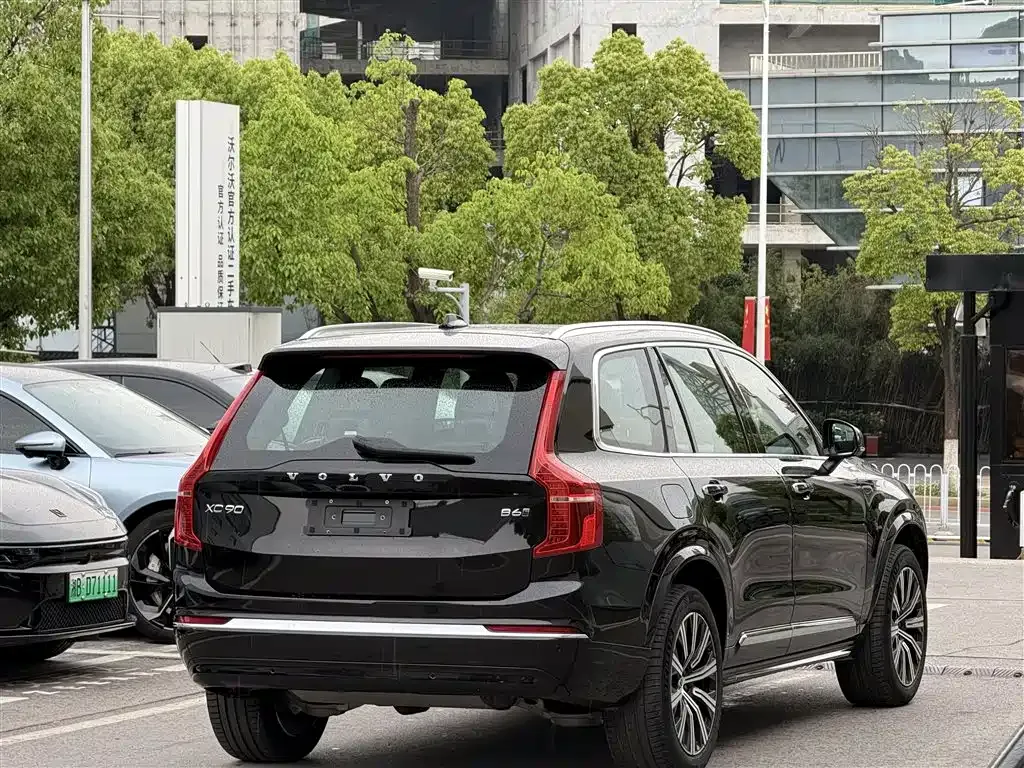 Volvo XC90 — фото 6