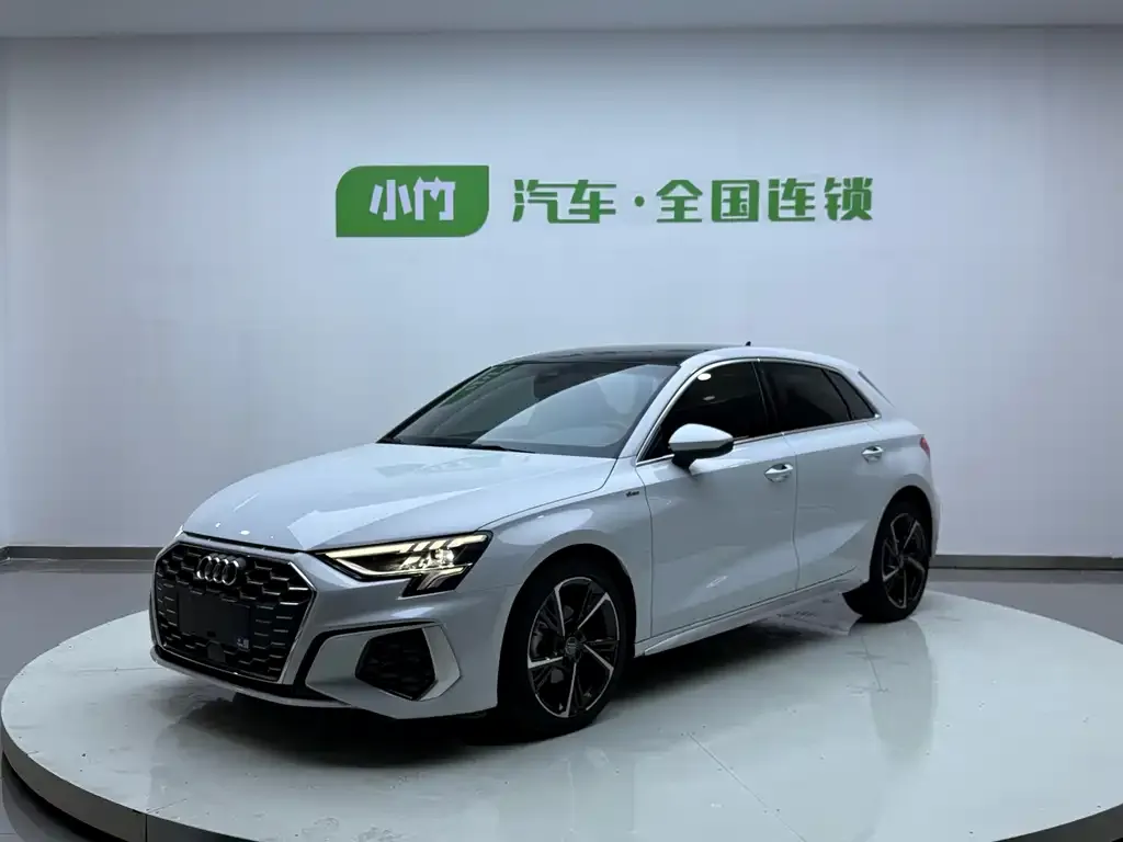 Audi A3 — фото 1
