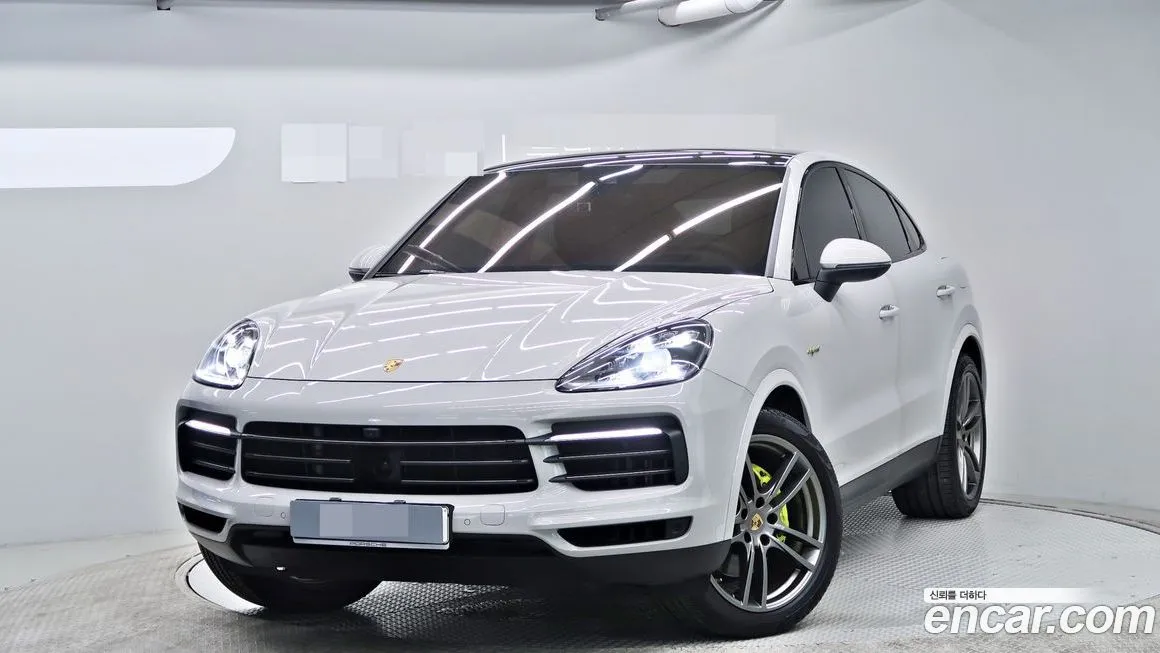 Porsche Cayenne — фото 1
