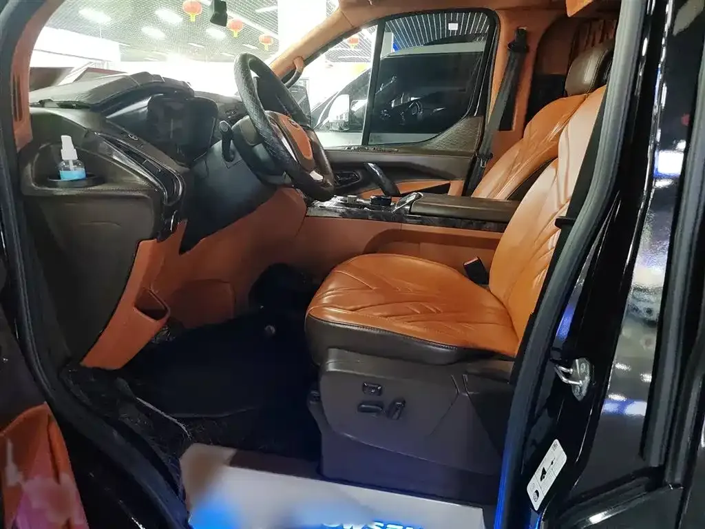 Ford Tourneo — фото 10