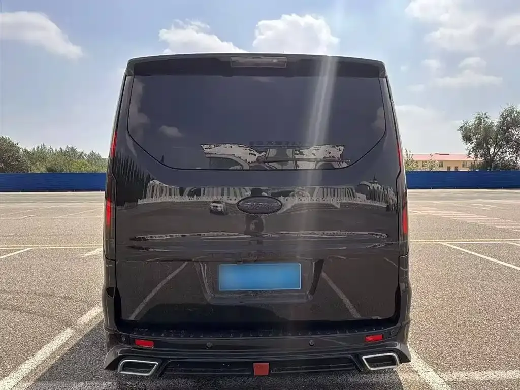 Ford Tourneo — фото 9