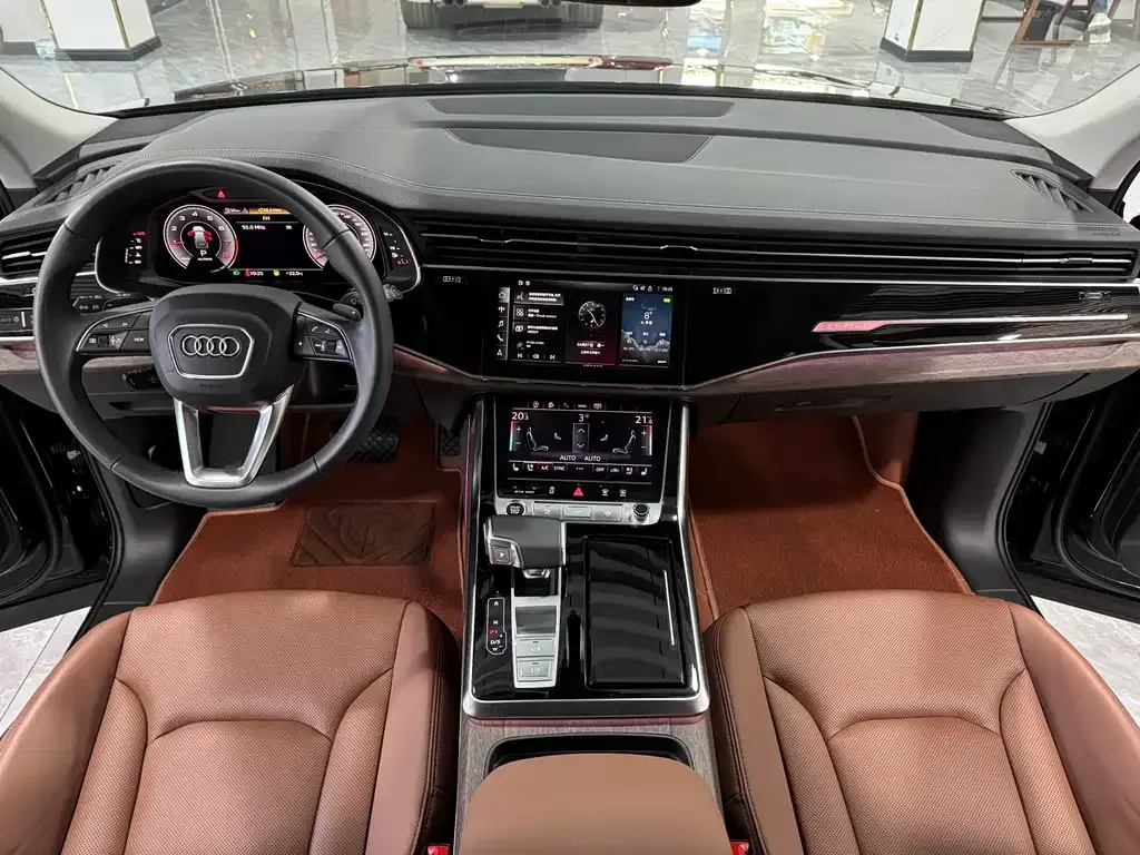 Audi Q7 — фото 6
