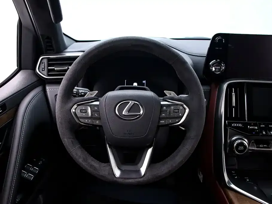 Lexus LX — фото 7