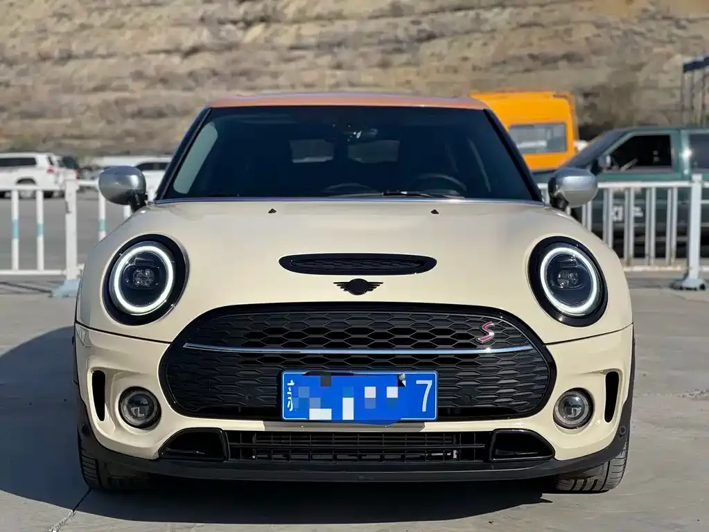 MINI Clubman — фото 2