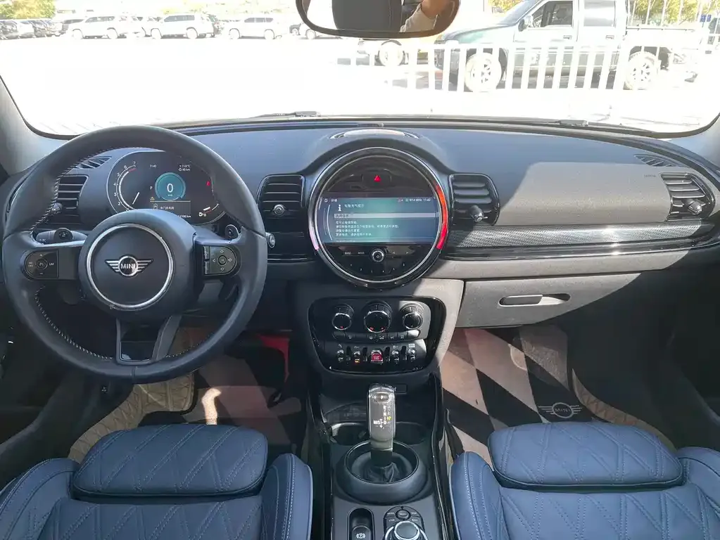 MINI Clubman — фото 8