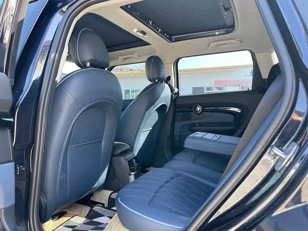MINI Clubman — фото 9