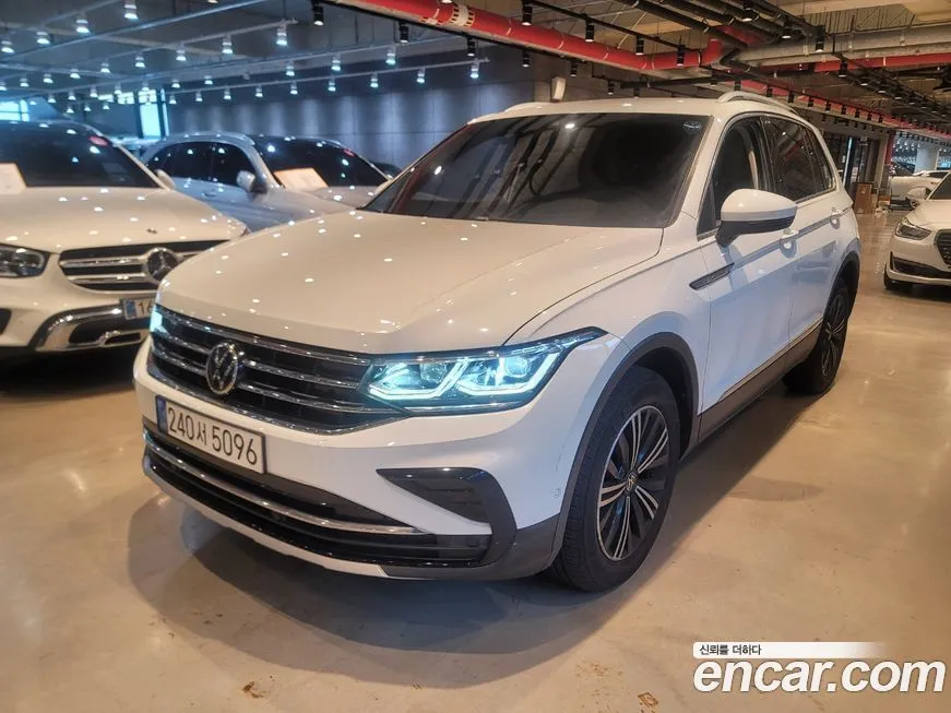 Volkswagen Tiguan — фото 1