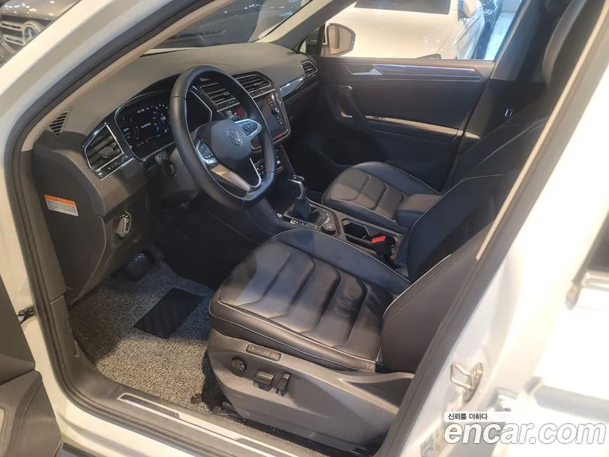 Volkswagen Tiguan — фото 10