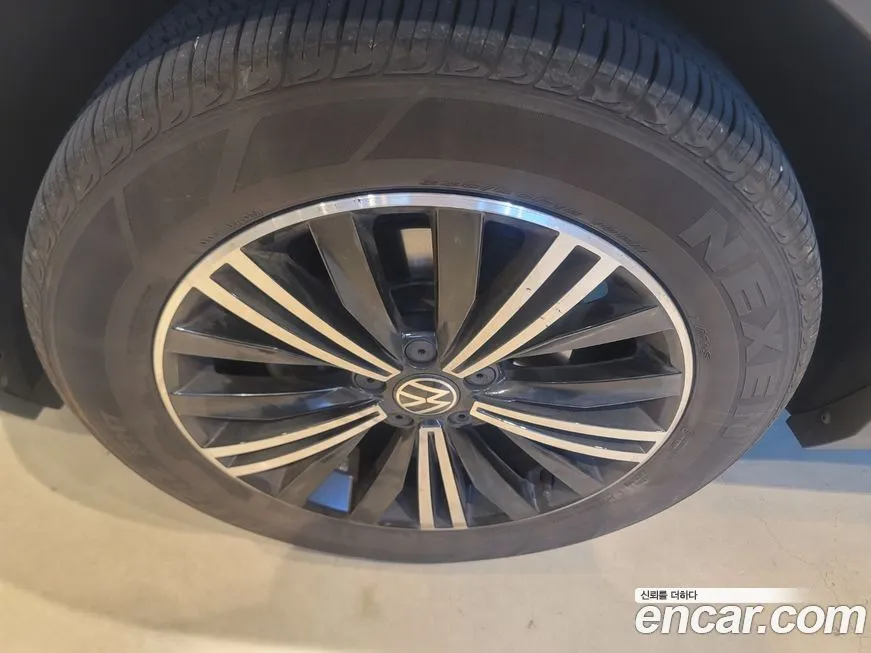 Volkswagen Tiguan — фото 5