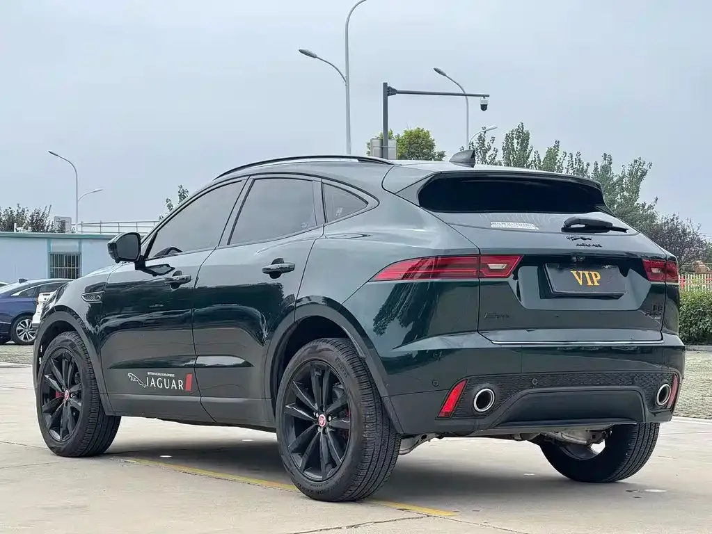 Jaguar E-PACE — фото 2