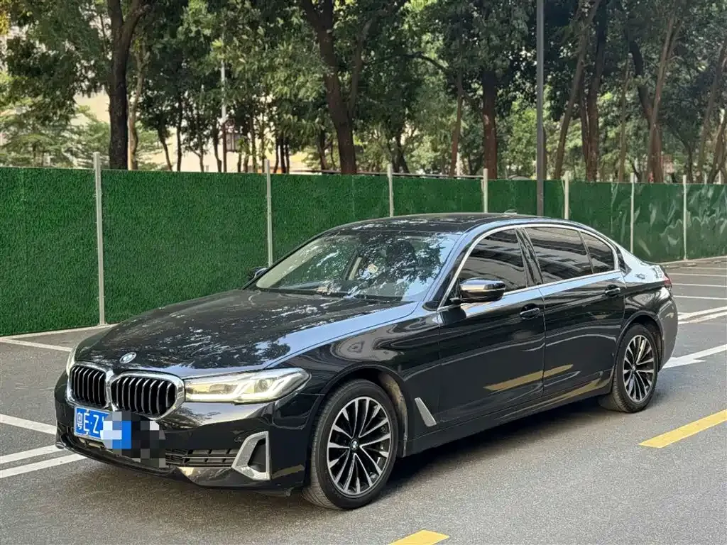 BMW 5 Series — фото 1