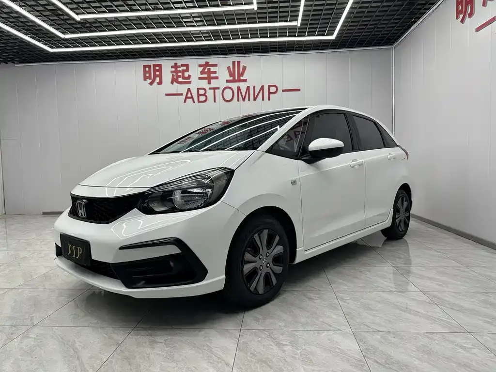 Honda Fit — фото 1