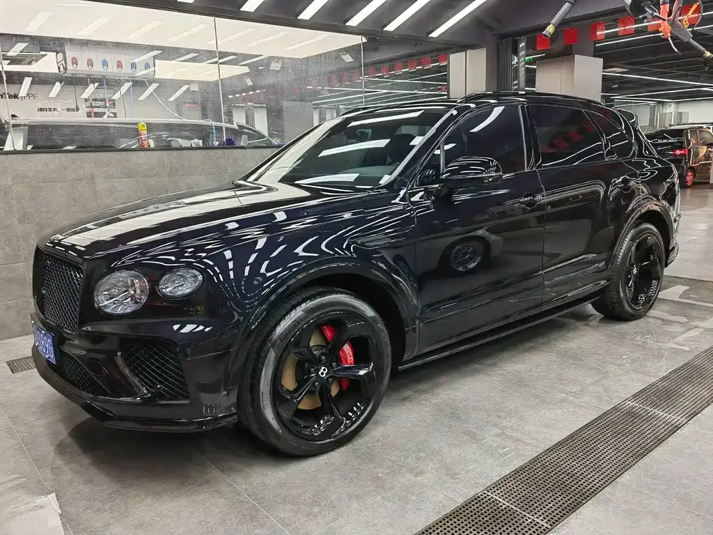 Bentley Bentayga — фото 1