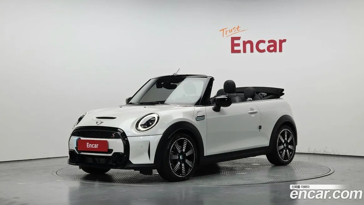 Mini Cooper Convertible — фото 1
