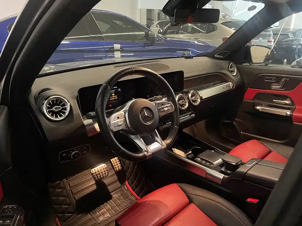 Mercedes-Benz GLB AMG — фото 3