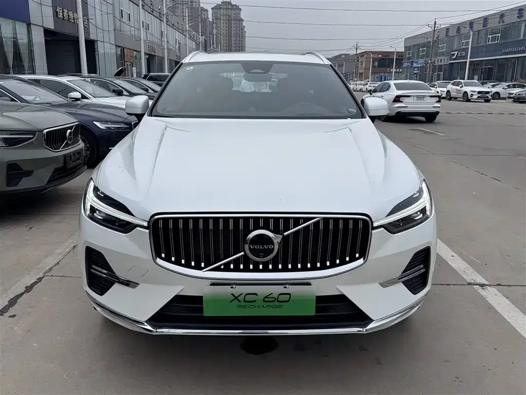 Volvo XC60 PHEV — фото 2