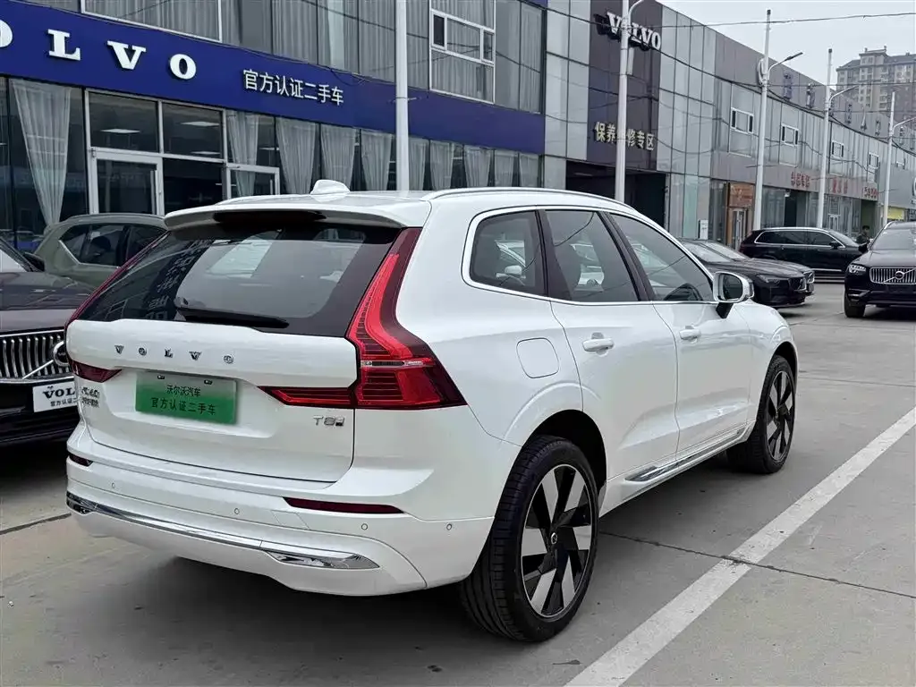 Volvo XC60 PHEV — фото 4
