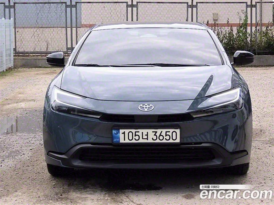 Toyota Prius — фото 1