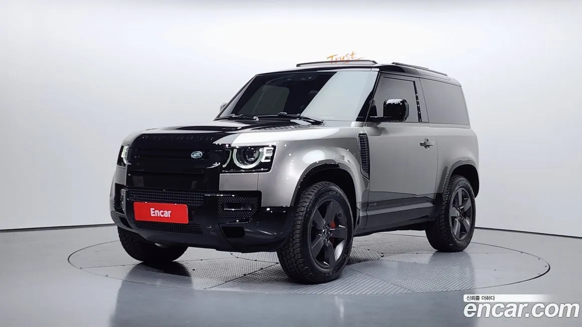Land Rover Defender — фото 1