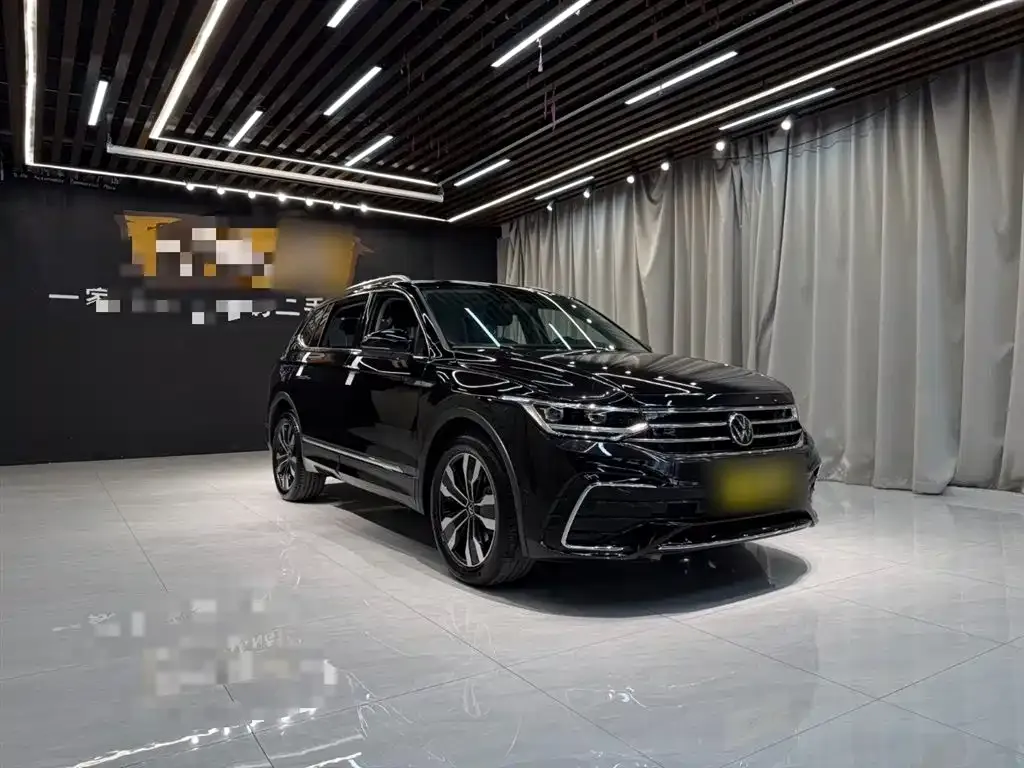 Volkswagen Tiguan L — фото 4