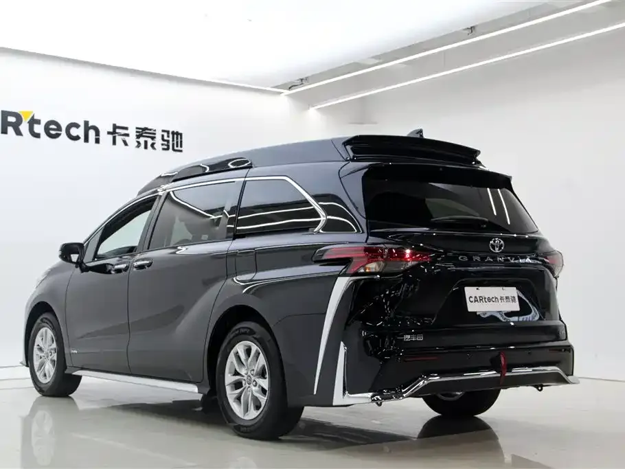 Toyota Granvia — фото 6