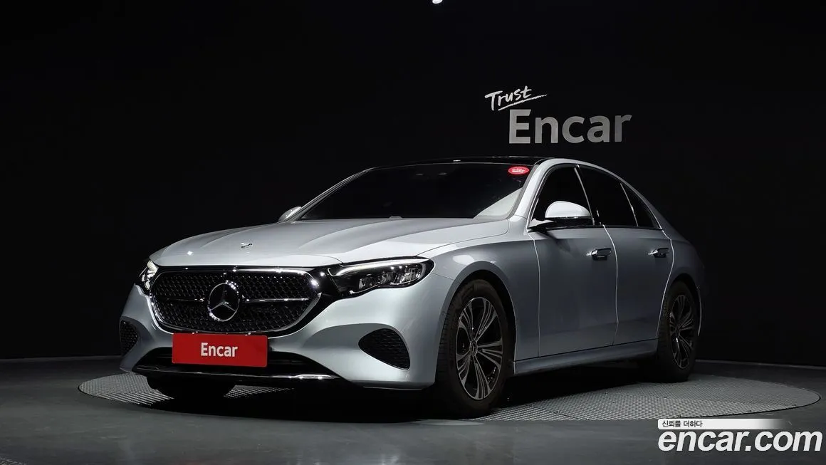 Mercedes-Benz E-Class — фото 1