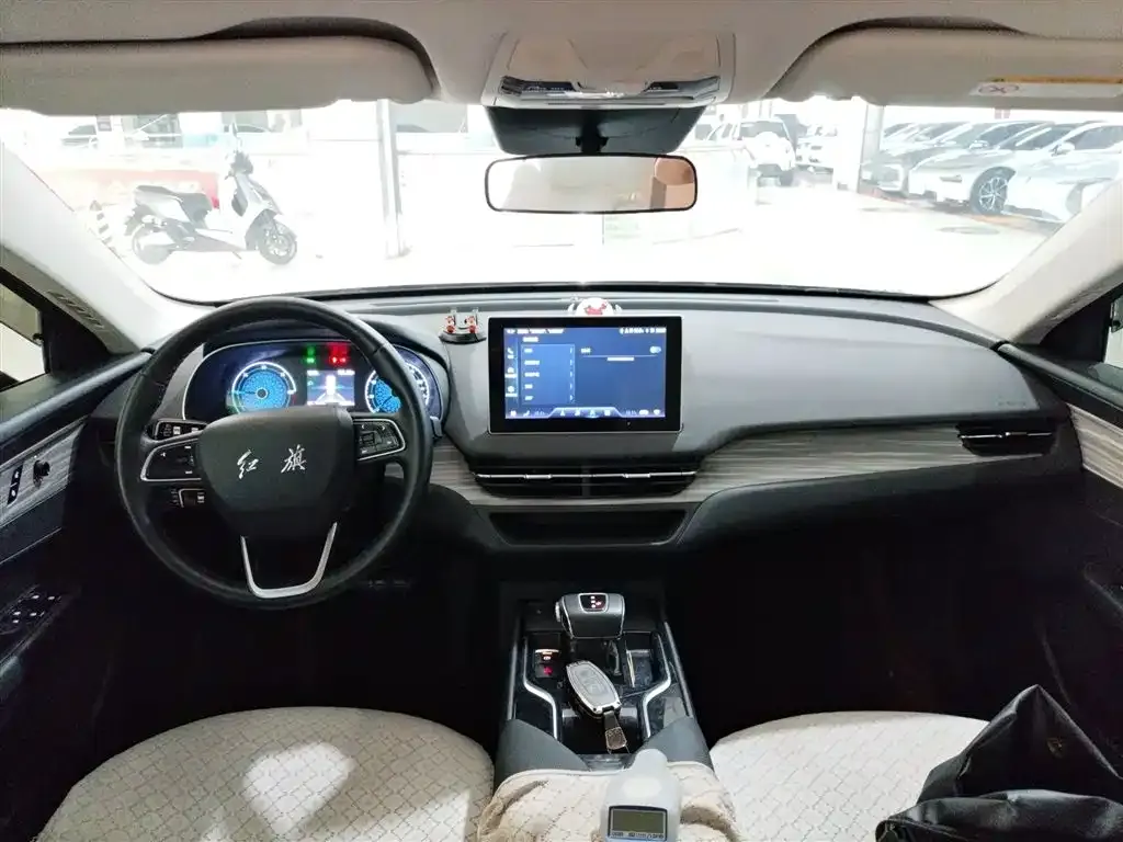 Hongqi E-QM5 — фото 10