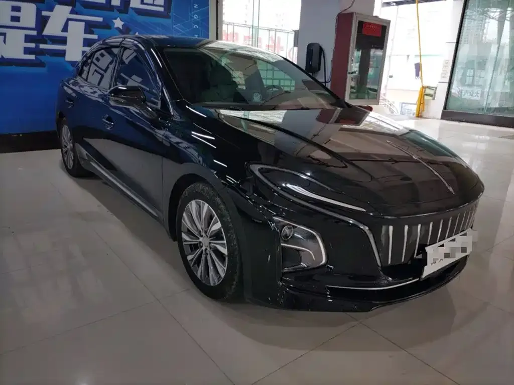 Hongqi E-QM5 — фото 4