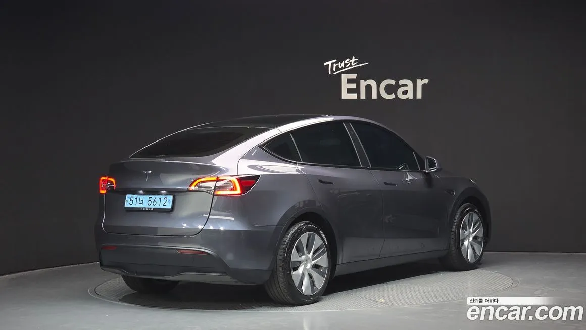 Tesla Model Y — фото 2