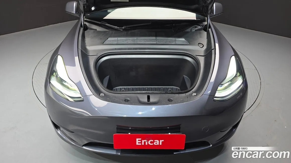 Tesla Model Y — фото 6