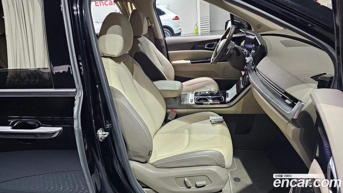 Kia Carnival — фото 10