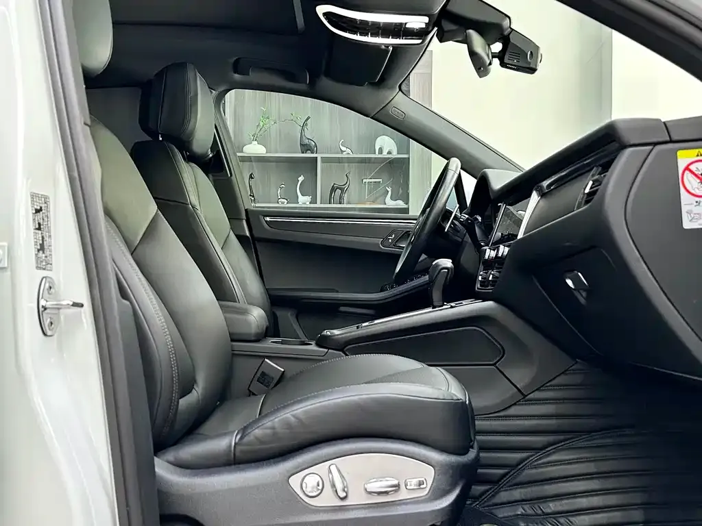 Porsche Macan — фото 6