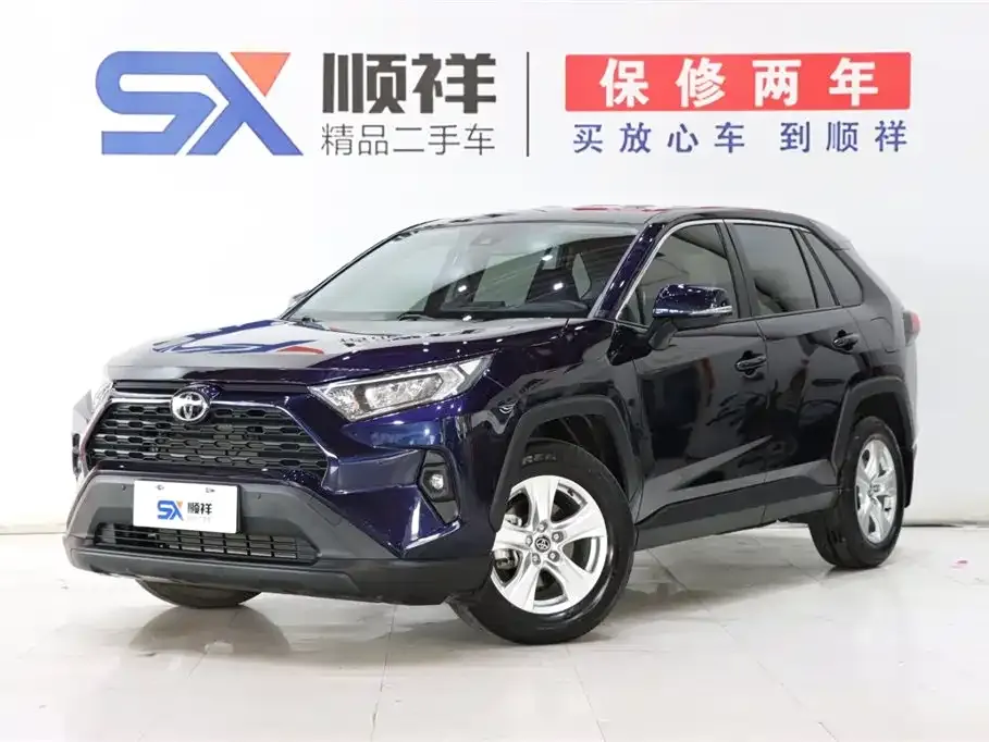 Toyota RAV4 — фото 1