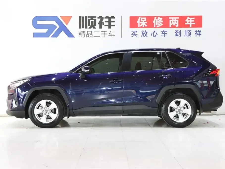 Toyota RAV4 — фото 6