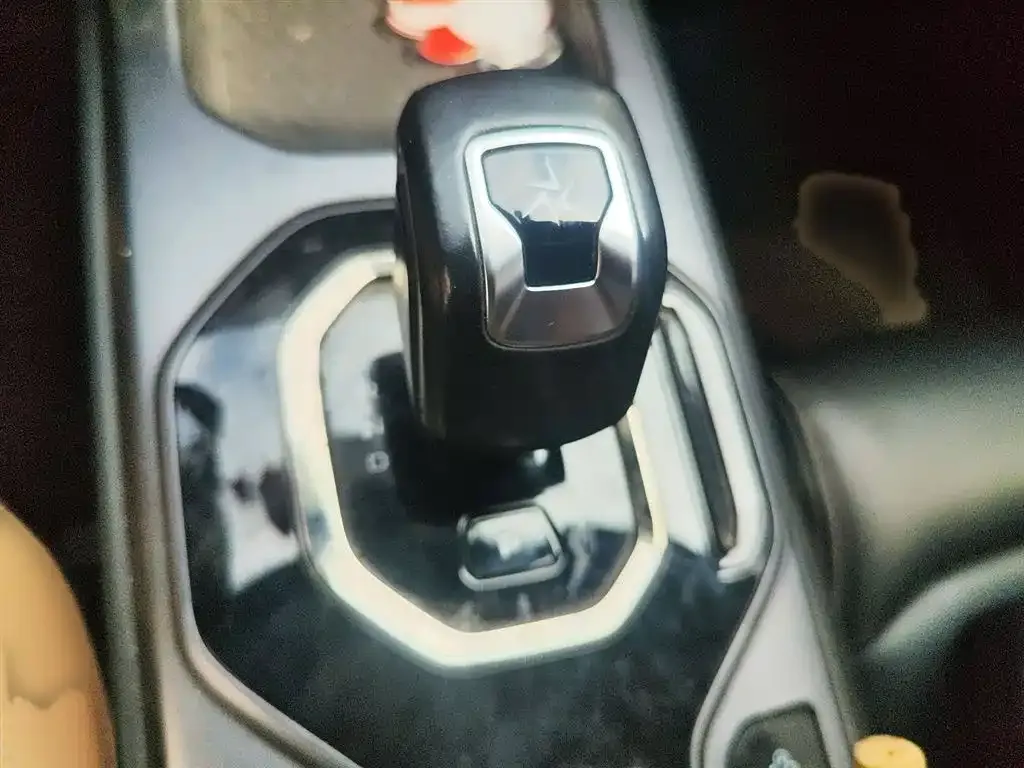 Geely Icon — фото 7