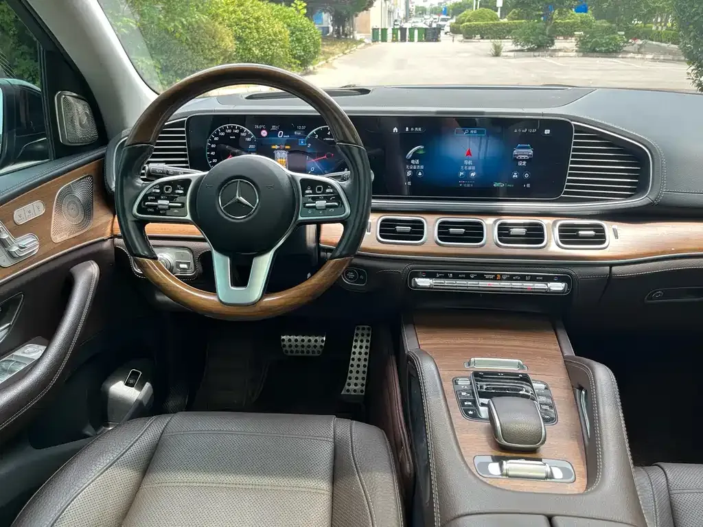 Mercedes-Benz GLS — фото 10