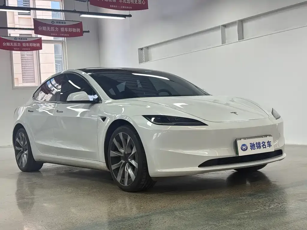 Tesla Model 3 — фото 3