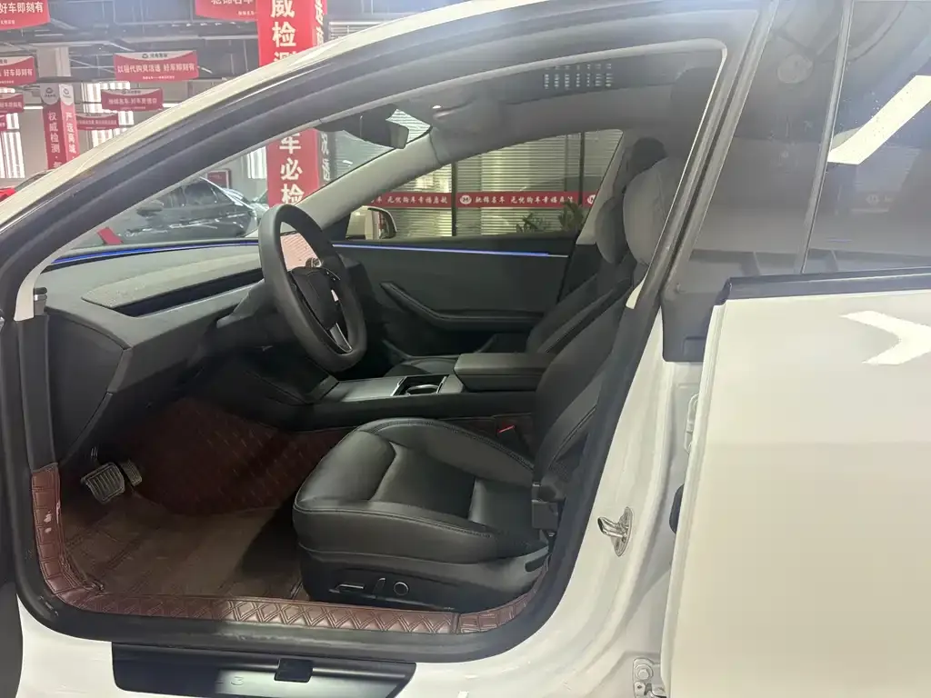 Tesla Model 3 — фото 4