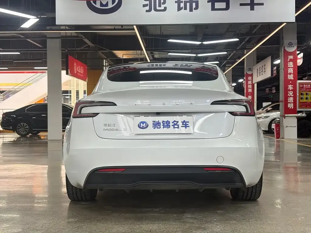 Tesla Model 3 — фото 8