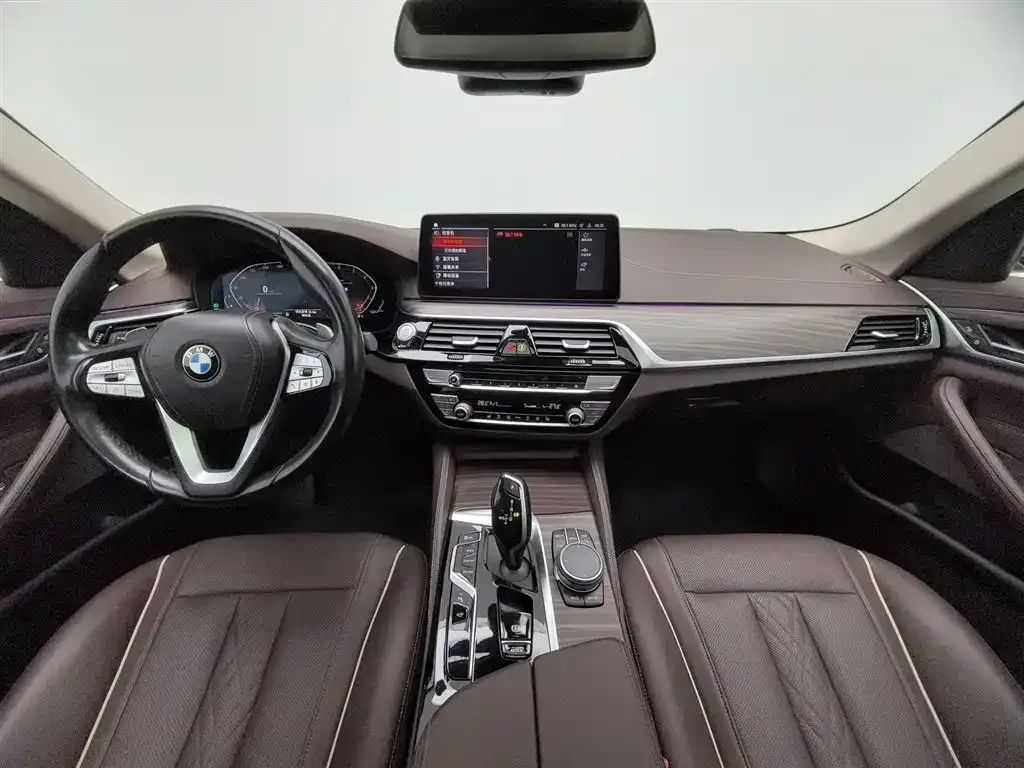 BMW 5 Series — фото 5