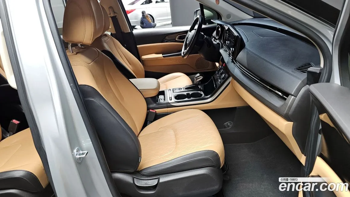 Kia Carnival — фото 10