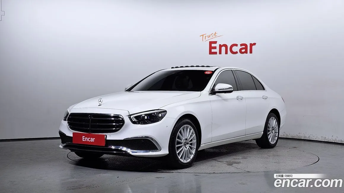 Mercedes-Benz E-Class — фото 1