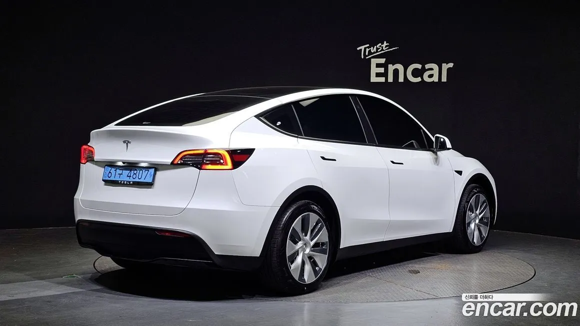 Tesla Model Y — фото 2