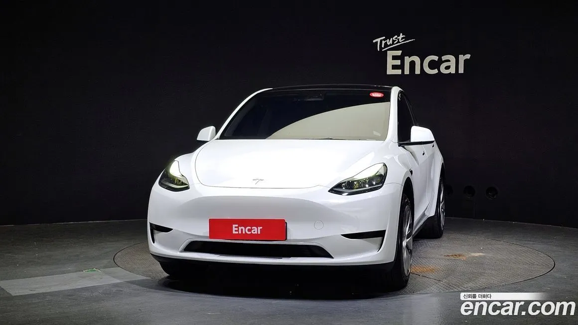 Tesla Model Y — фото 3