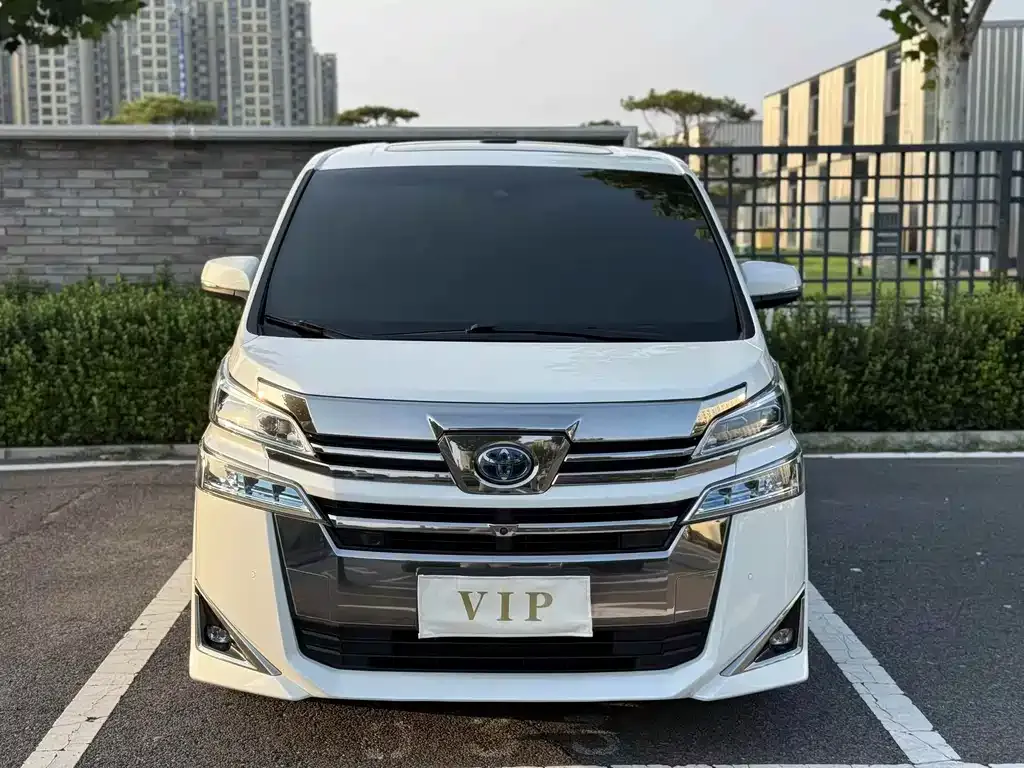 Toyota Vellfire — фото 2