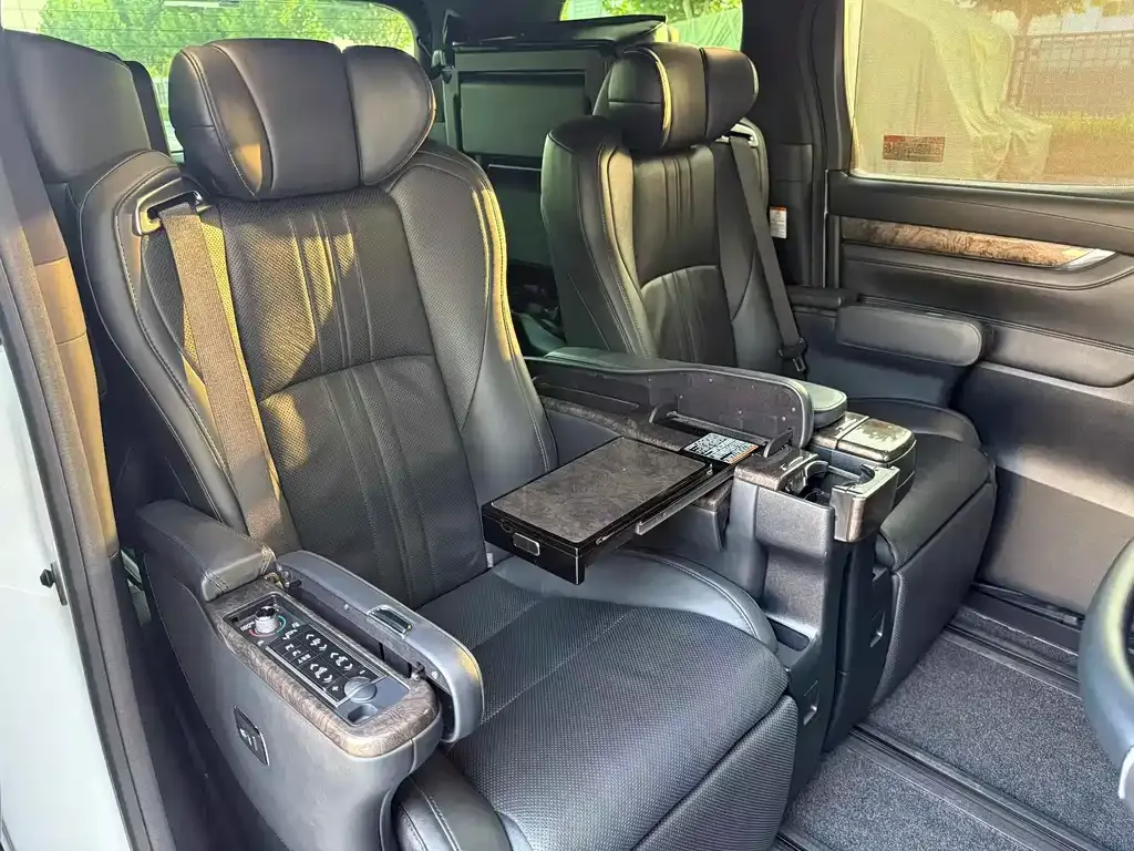 Toyota Vellfire — фото 7