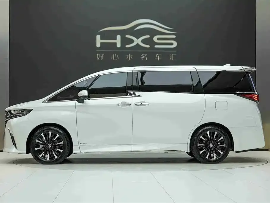 Toyota Alphard — фото 3